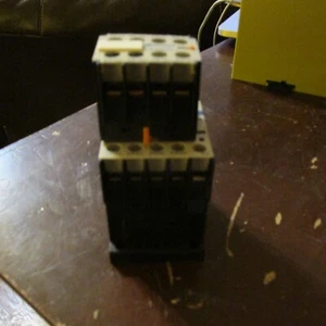 TELEMECANIQUE CA2KN40B7 2 and LA1K1N31 CONTROL - Picture 1 of 3