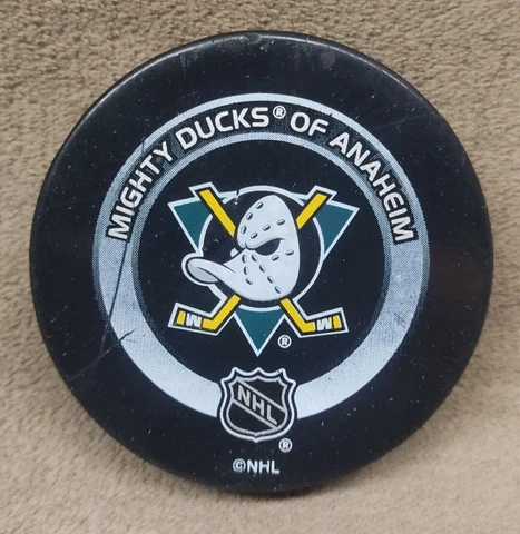 Anaheim Mighty Ducks NHL InGlasCo Vintage Official Game Puck Cover