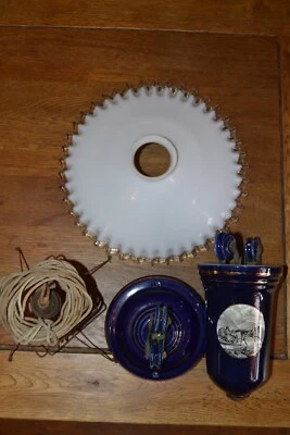 @@@ TRES BELLE LAMPE SUSPENSION A MOTIFS XIXème - EN FAIENCE PLUS OPALINE-TBE- - Photo 1/4