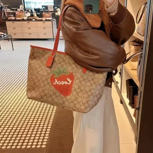 coach CH329 City Tote In Signature Canvas With Wild Strawberry - Picture 1 of 7