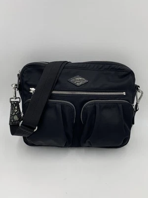 Bolso Bandolera Cartera MZ Wallace Roxy Negro Nylon Plateado Cuero Metálico 2 Vías Foto 1 de 4