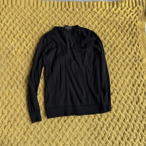 BANANA REPUBLIC XS Long Sleeve Sweater Top Lightweight Black 100% Merino Wool V - Picture 1 of 4