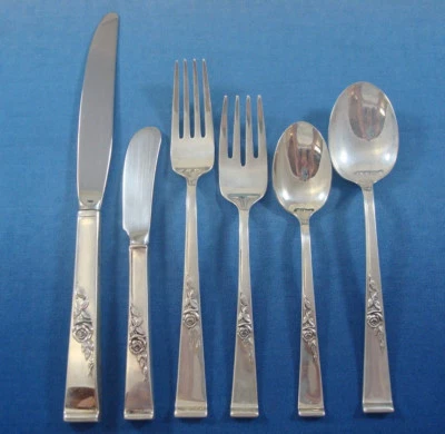 Juego de cubiertos clásicos de plata de ley Rose by Reed & Barton 12 servicio 75 piezas Foto 1 de 4