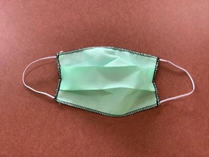 Hellgrün, Gesichtsmaske wiederverwendbar, waschbar, eine dünne Schicht, Baumwolle, Made in USA - Bild 1 von 2