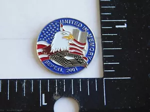 PIN PENTÁGONO UNITED IN MEMORY 11 DE SEPTIEMBRE DE 2001 911 9-11 TORRES GEMELAS - Imagen 1 de 2