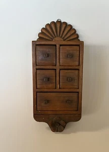 Antiguo armario de especias de madera con 5 cajones boticario colgante de pared madera de colección - Imagen 1 de 12