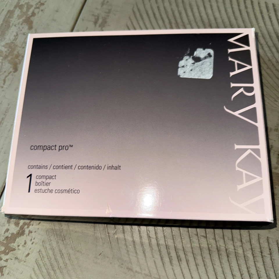 Mary Kay Compact Pro nuevo en caja  Foto 1 de 4
