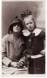 Antique family photo mother and child girl unusual artistic social history 6794E - Picture 1 of 1