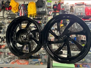 Roller Chuma 200 EFI Tank Maxuma Italica Laufrad 13" schwarz vorne & hinten Pack - Bild 1 von 1