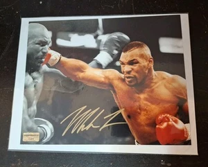 MIKE TYSON SIGNED 10x8 PHOTO HEAVY WEIGHT CHAMPIONSHIP vs. HOLYFIELD WITH COA - Picture 1 of 5