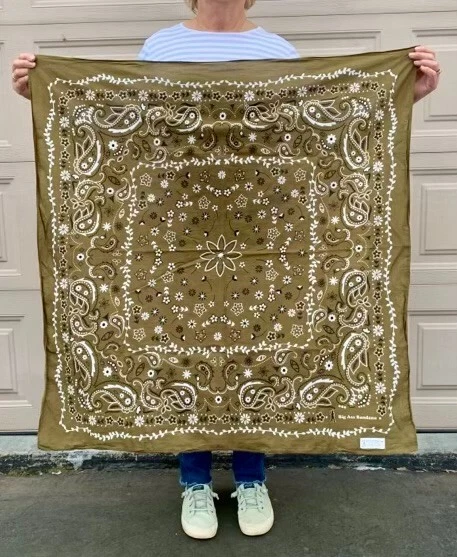¡VENTA DE OTOÑO! Bandana BIG ASS BANDANA Extra Grande Talla Texas Paisley 42x42 pulgadas Foto 1 de 4