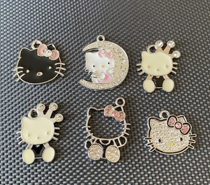 Set Of 6 Hello Kitty Enamel Metal Charm Pendant New - Picture 1 of 2