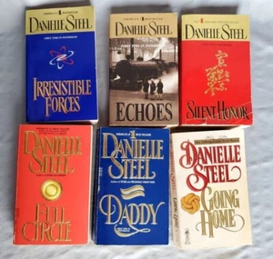 Danielle Steel Romance Taschenbücher - Ihre Wahl (alle Titel nicht abgebildet) - Bild 1 von 79