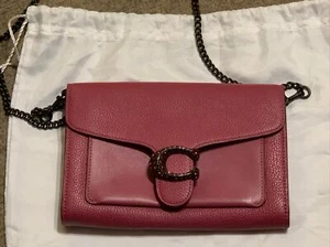 Brandneu mit Etikett authentisch Coach glitzernd himbeerrosa Leder Tabby Kettenriemen 79438 - Bild 1 von 6