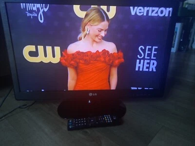 LG  26LS3500-ZA 26” HD LED Freeview  T V  - Black - Image 1 of 4