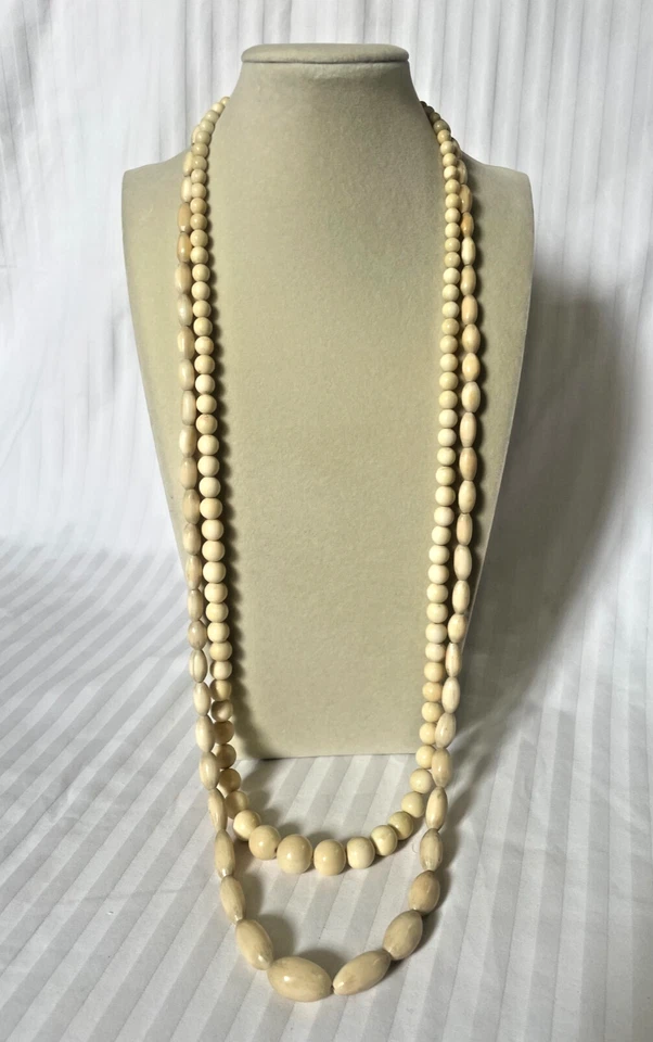 Juego de collar con cuentas de hueso Foto 1 de 4