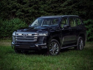 Lazer Lamps TOYOTA LAND CRUISER 300 SERIES (2022+) GRILLE KIT - Picture 1 of 6