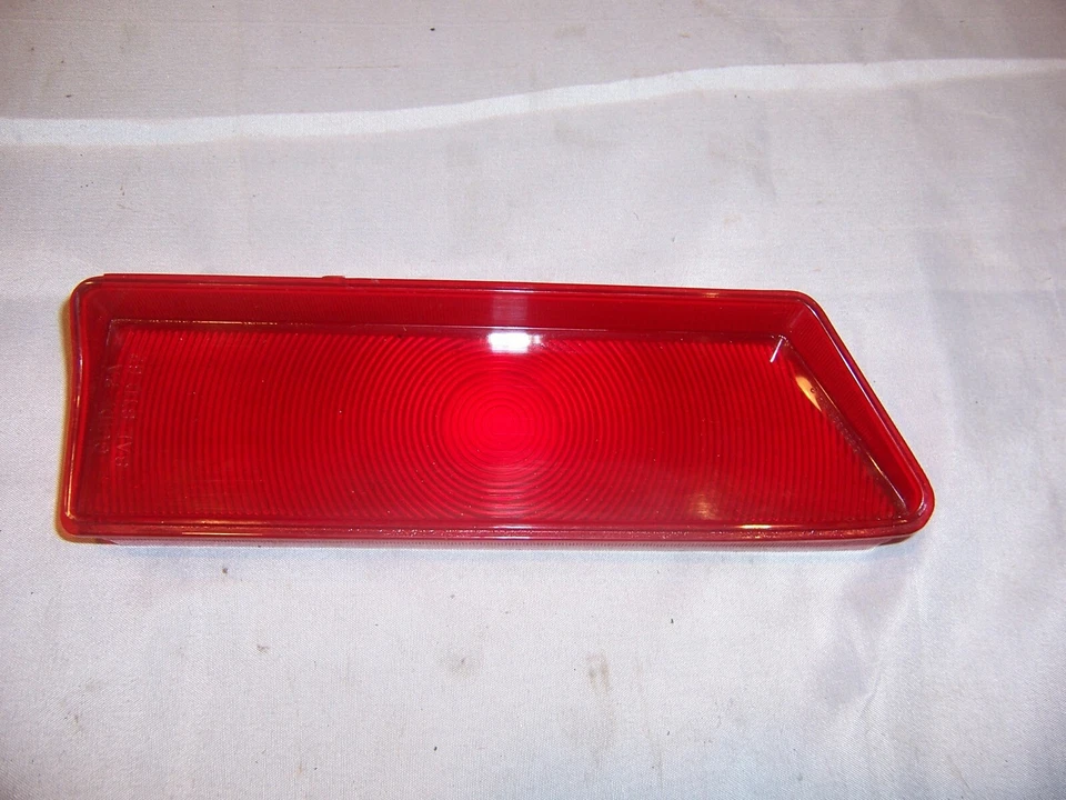 Pontiac Bonneville and Star Chief 1962 luz trasera derecha GM # 5953384 NOS Foto 1 de 3