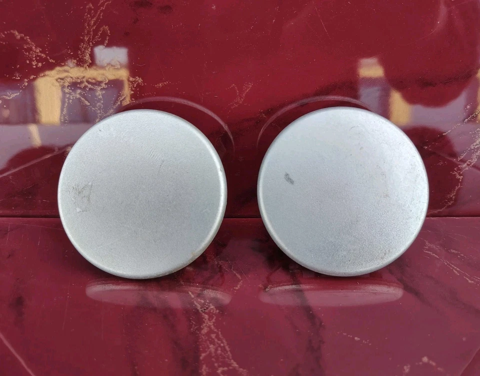 Tapas centrales Chrysler Dodge Jeep plateadas 2,25" 57 mm (2) OEM # 4284965822-RG80TRMAA Foto 1 de 4