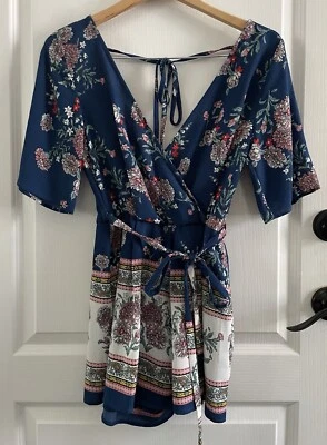 Mameluco Three Pink Hearts Mujer Azul Marino Floral Cuello en V Forrado Talla Pequeña Nuevo con Etiquetas Foto 1 de 3