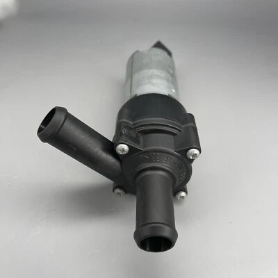Bomba de agua eléctrica auxiliar Bosch OEM para Audi TT Volkswagen Golf Jetta Foto 1 de 4