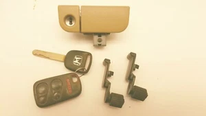 2003 Honda Odyssey Glovebox Latch w/Key & Stops - Bild 1 von 9