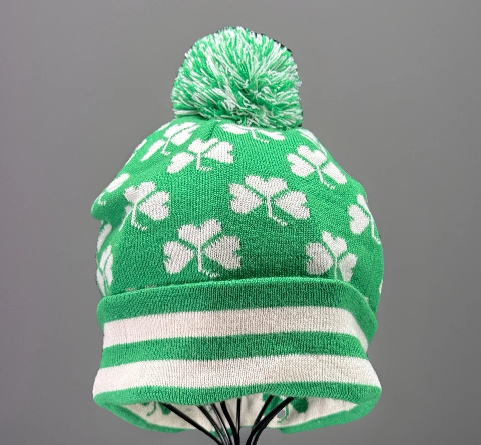 American Eagle Outfitters Trébol Tejido Pom Pom Gorro Sombrero Día de San Patty’s Verde Foto 1 de 4