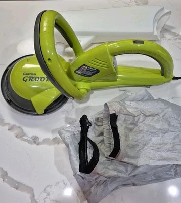 Garden Groom Electric Hedge Bush Trimmer w/Extension Chute GG11 WORKS GREAT - Image 1 of 4