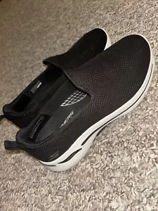 Size 7.5 Skechers Womens Go Walk Arch Fit 124401 Black Casual Shoes Sneakers - Picture 1 of 10