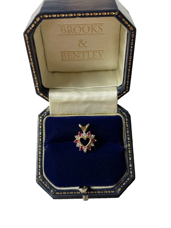 Ruby & Diamond Pendant 9ct Gold Heart Shape Diamond Ruby Gold Pendant - Image 1 of 4