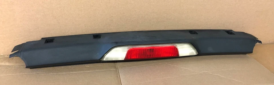 Tercera luz de freno Subaru Baja 2005 2003-2006 Foto 1 de 4