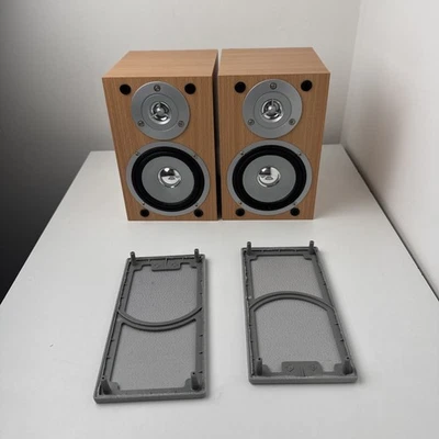 Hitachi AXM26 Speakers, 21cmx15cmx13.5cm Light l@@k!!! - Image 1 of 4