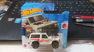 2023 HOT WHEELS - NISSAN PATROL CUSTOM WHITE SHORT CARD 1/64 APROX*NEW* - Picture 1 of 4