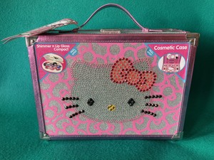 Hello Kitty 化妆包和盒子 Ebay