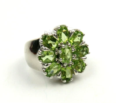 VINTAGE 925 Sterling Silver Daisy Cocktail Ring Green Peridot Gemstones Size 6 - Image 1 of 4
