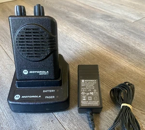 MOTOROLA MINITOR V PAGER w/ Cradle & Belt Clip - BATTERY STUCK FREQUENCY UNKNOWN - Picture 1 of 16