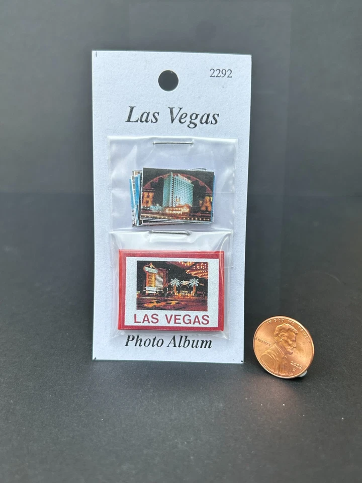 Álbum de fotos en miniatura de casa de muñecas de "Las Vegas" con 10+ fotografías de Las Vegas Foto 1 de 2