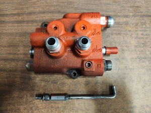 Case 222 Lawn Tractor Hydraulic Control Valve - Picture 1 of 7