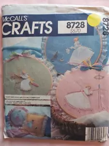 Aros y almohadas pintorescos McCall's 8728 y patrón bordado azul - Imagen 1 de 2