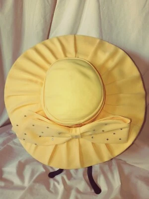 vtg MILANO sz 7 Yellow Pleated Wide Brim 17" Sequined Bow Hat GLITZ & GLAM - Image 1 of 4