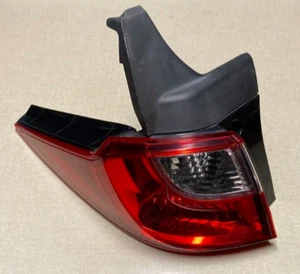 Mazda 5 LH 2012 2013 2014 2015 luz trasera izquierda del lado del conductor carrocería exterior montada - Imagen 1 de 1
