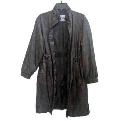 Chaqueta cortavientos ligera Zara Camoflauge camuflada para mujer XS de gran tamaño Foto 1 de 4