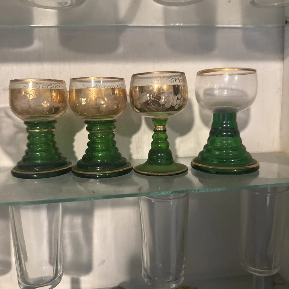 (3) "Copa de vino alemana Roemer/cordial dorado y verde 4,75"" hoja de uva" Foto 1 de 1