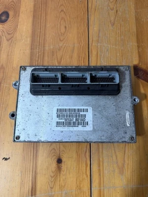 Jeep Cherokee 2001 01 4x4 4,0 L motor AT ECU ECM P56041801AD Foto 1 de 3