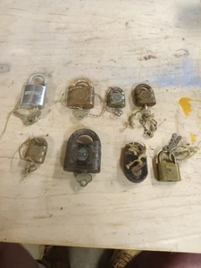 Eight Vintage Padlocks With Keys Yale, Eagle, Miller - Picture 1 of 18