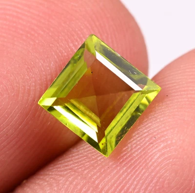 AAA Natural Peridot Square Shape Faceted Cut Loose Gemstone 1.75 Ct 7X7X4 mm - Image 1 of 3
