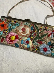 Atemberaubende Santi Abendtasche bestickt und Perlen - Bild 1 von 3