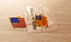 AMERICAN FLAG ENAMEL LAPEL PIN GOLD BORDER USA US United States TIE TACK BADGE - Picture 1 of 2