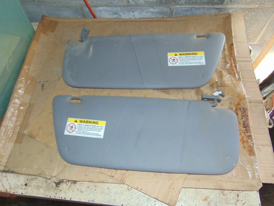 2007-2018 Mercedes-Benz FREIGHTLINER Sprinter 2500 Sun Visor Pair Right Left - Изображение 1 из 2