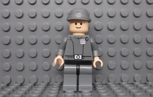 LEGO Star Wars figurines officier impérial (sw0154) lot 6211 - Photo 1/4
